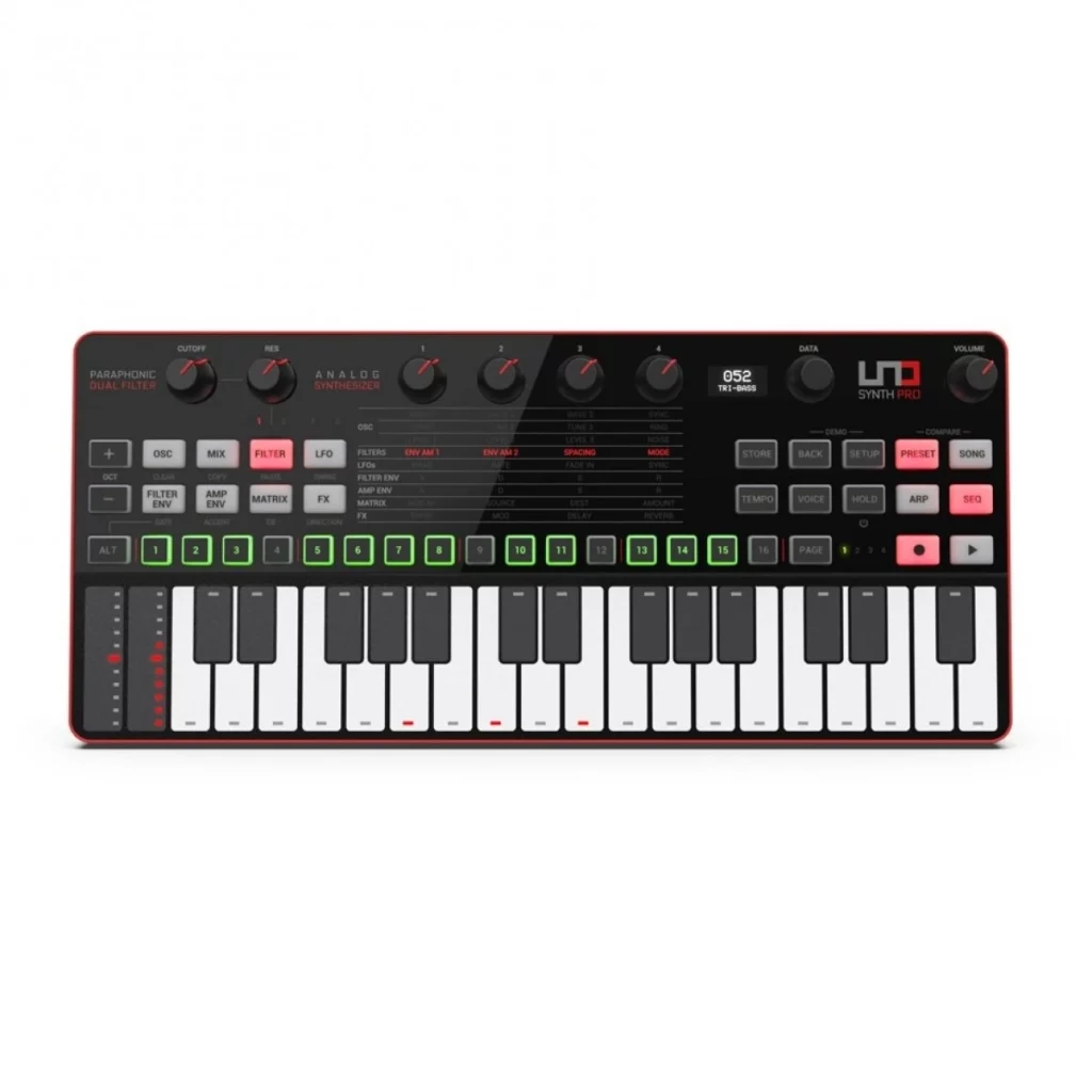 IK Multimedia UNO Synth